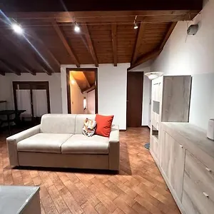 https://home-26-near-the-lake.it-lombardy.com